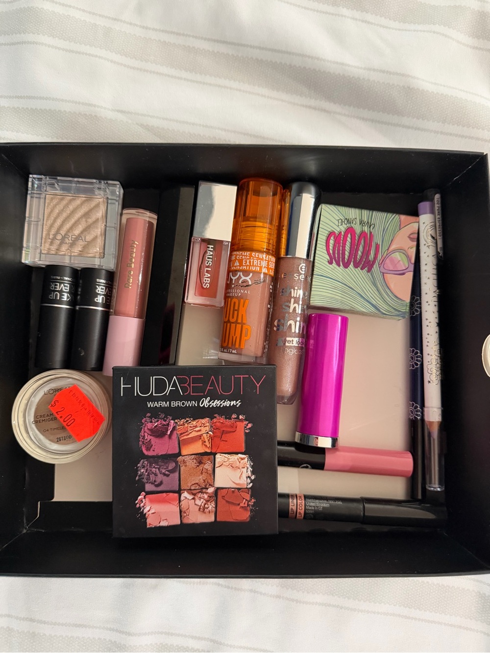 Makeup bundle - eyes and lips / eyeshadows and lipsticks lipgloss